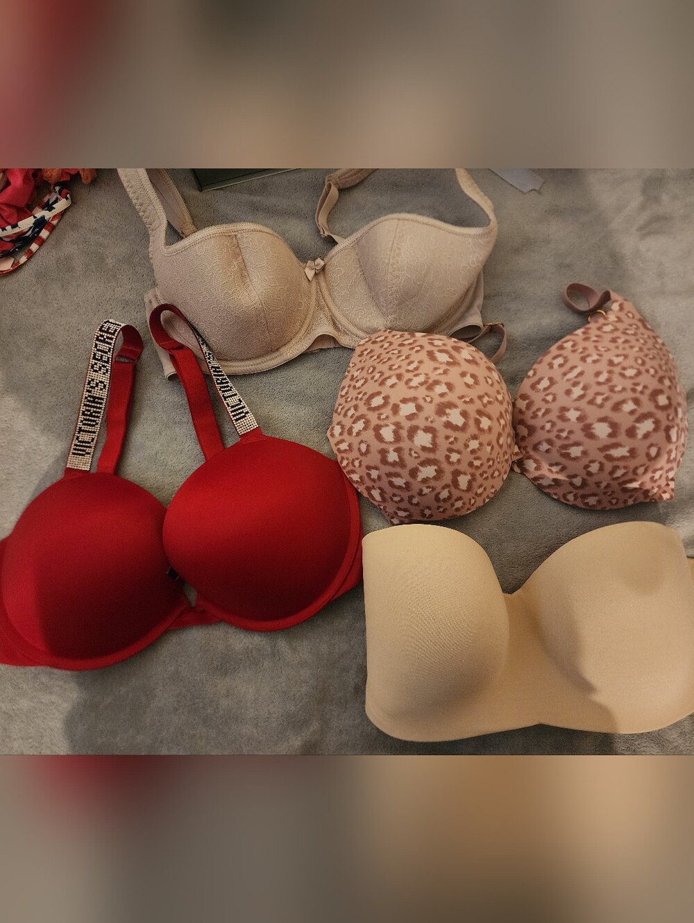 34 DD Bras 3 Victoria's Secret And 1 Amazon Never Worn